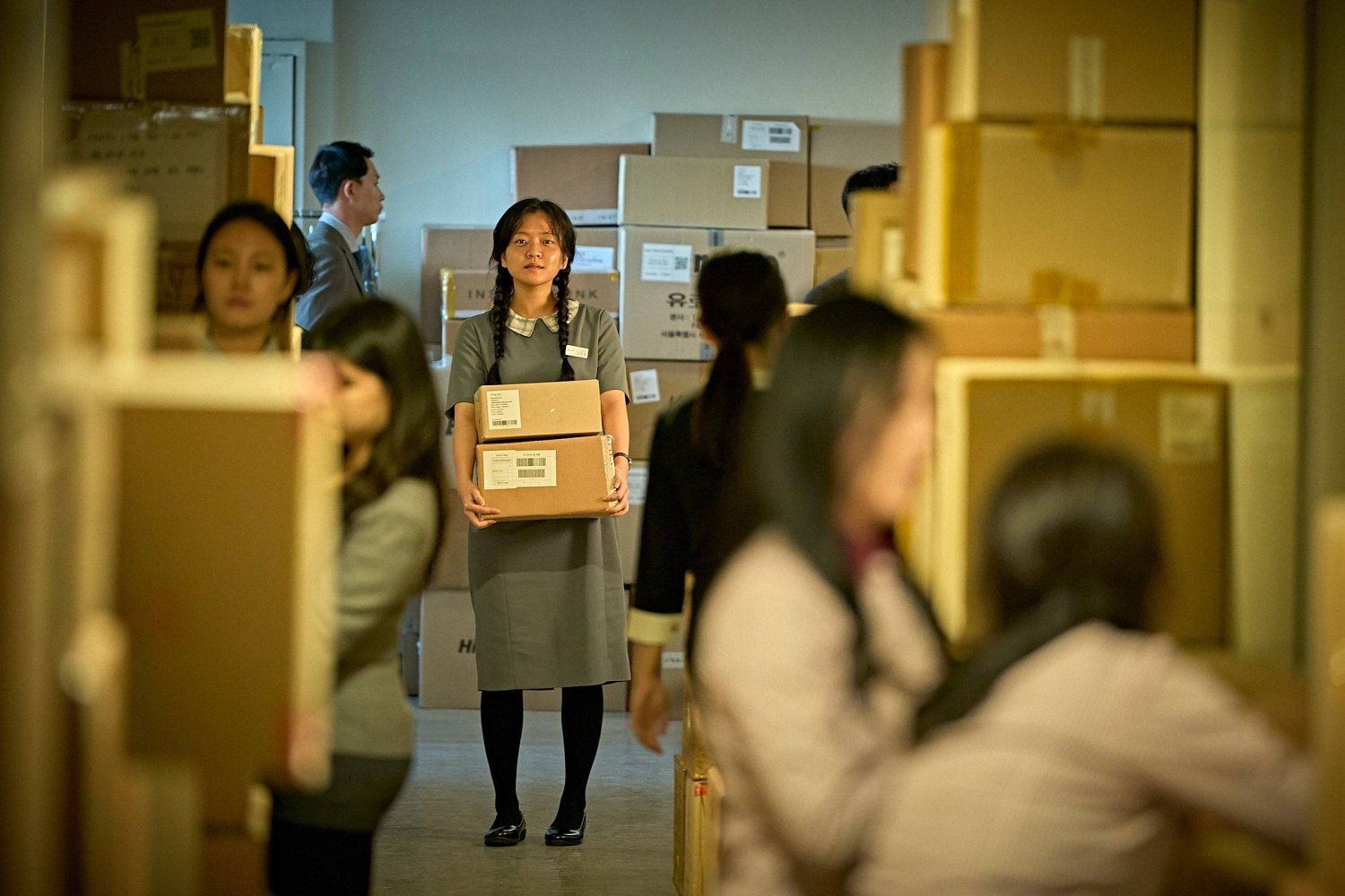 Pavane: Bản nhạc buồn về những con người không dám tin mình xứng đáng được yêu- Ảnh 2.