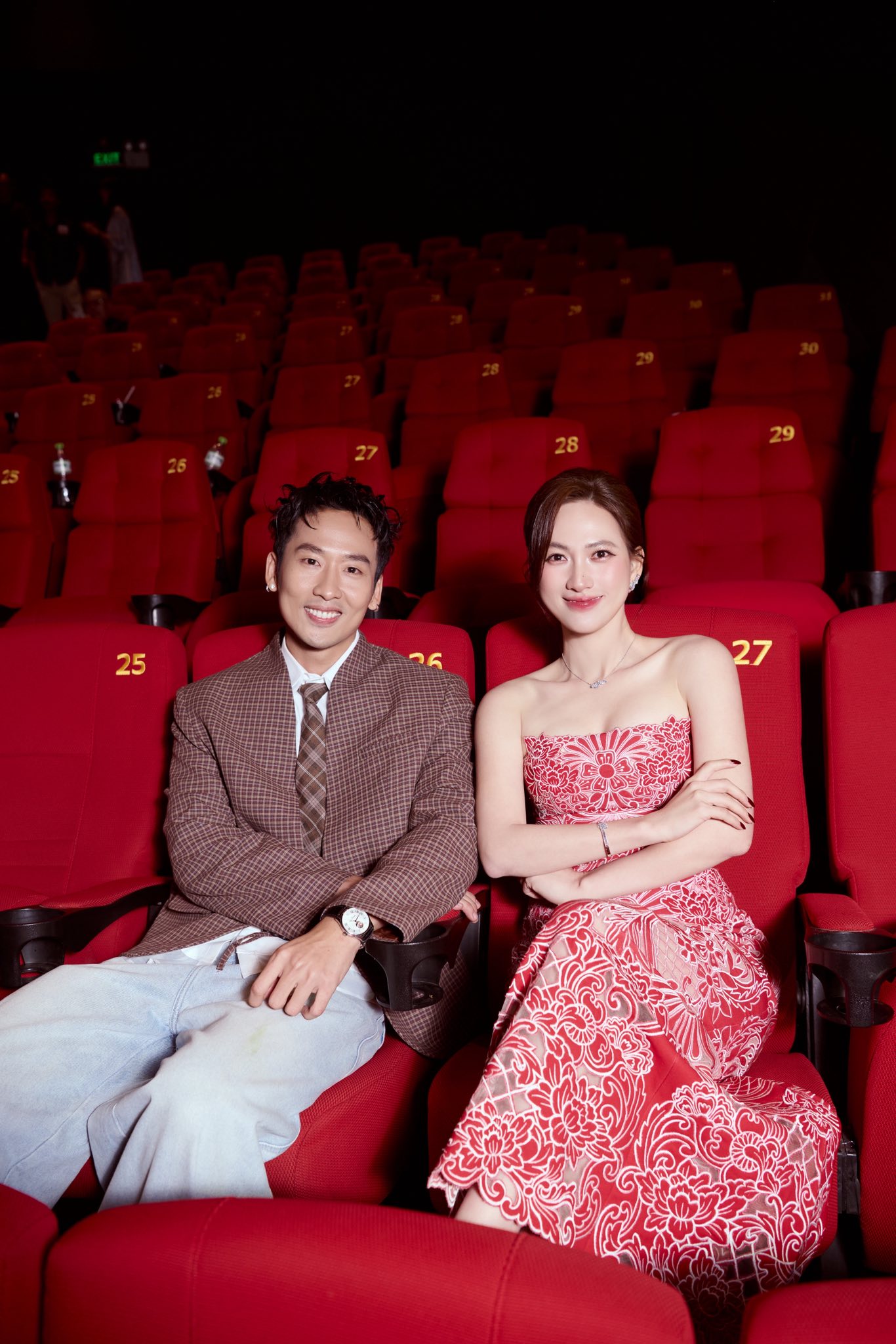 Phim Việt có tổ hợp visual bùng cháy xứng đáng nổi tiếng hơn, nữ chính được tung hô “đẹp nhất Việt Nam” cũng chả sai- Ảnh 2. Phim Việt có tổ hợp visual bùng cháy xứng đáng nổi tiếng hơn, nữ chính được tung hô “đẹp nhất Việt Nam” cũng chả sai- Ảnh 2.