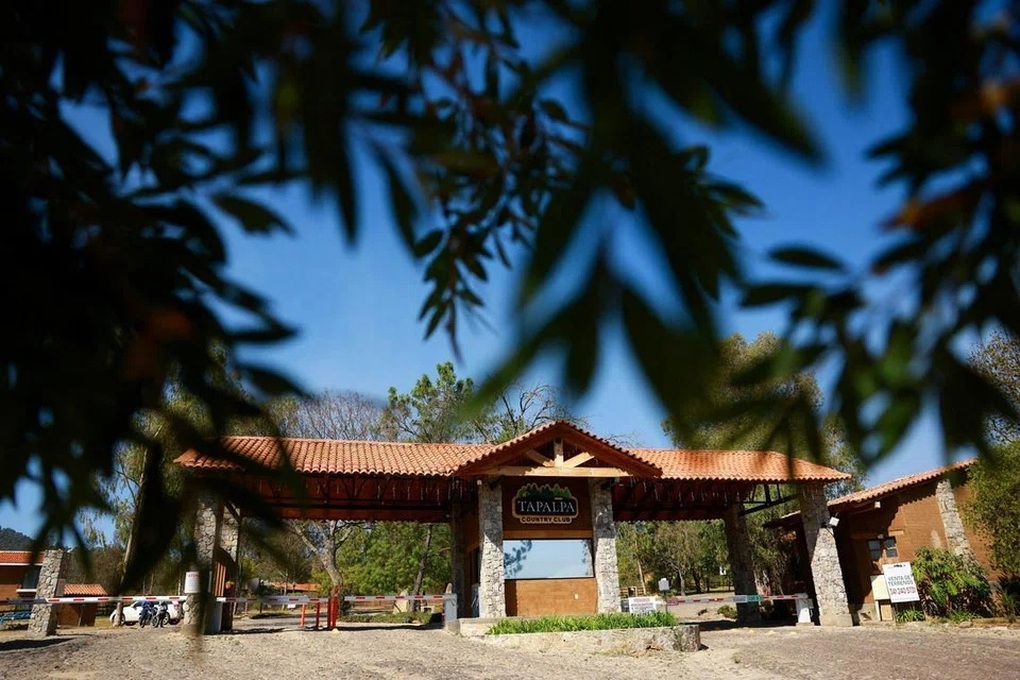 Bên trong biệt thự hạng sang của trùm ma túy khét tiếng Mexico - 1