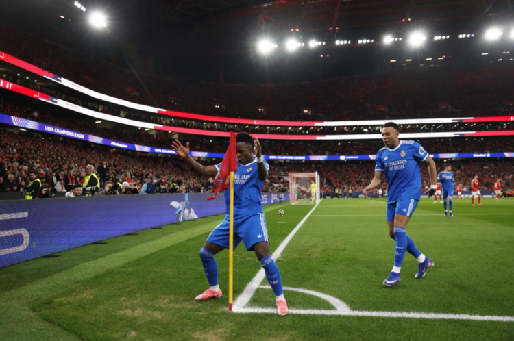 Benfica dap tra cao buoc phan biet chung toc voi