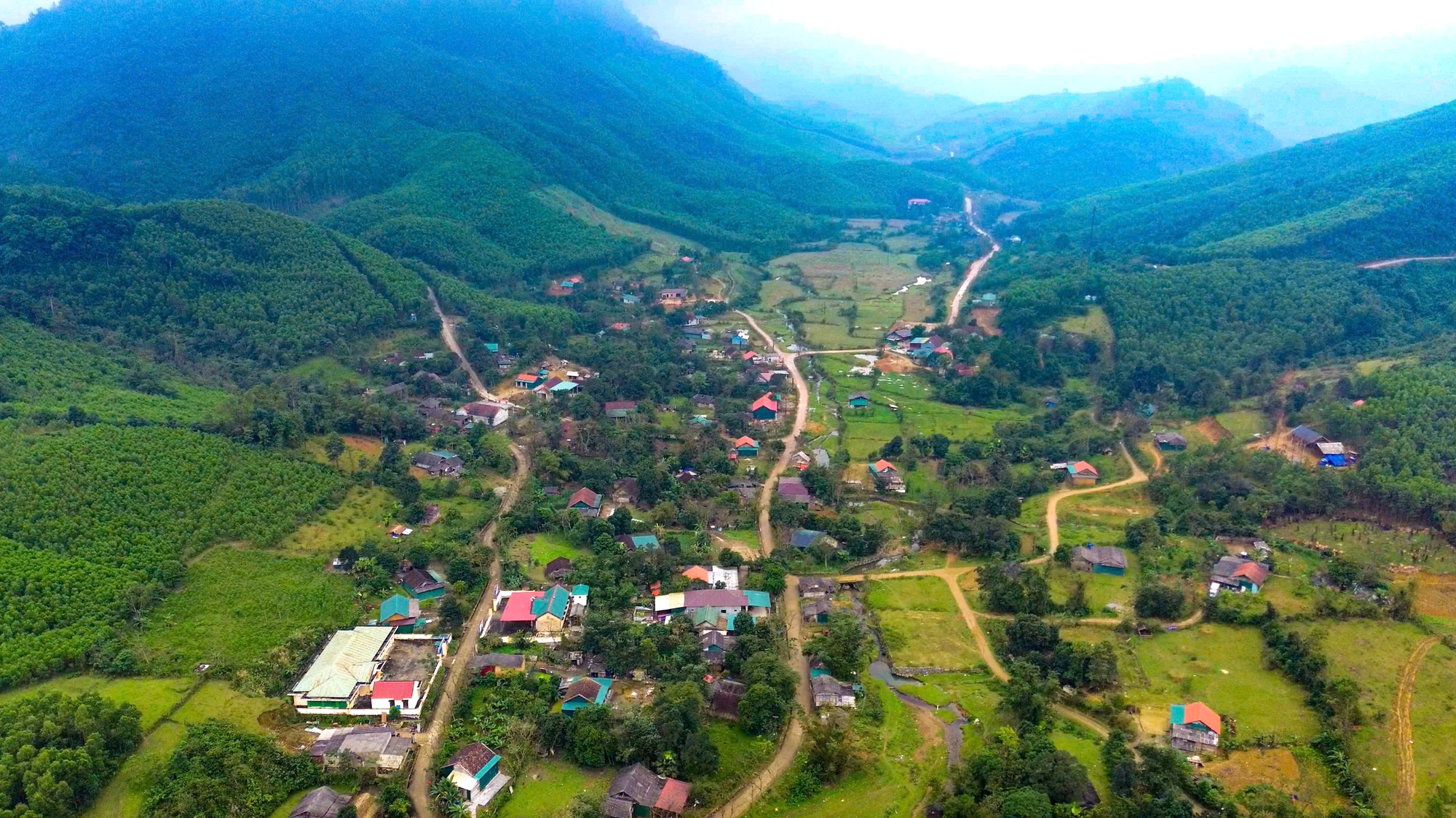 Bí ẩn người Rục: Hành trình từ hang đá đến Báo vàng Locarno - Ảnh 1.