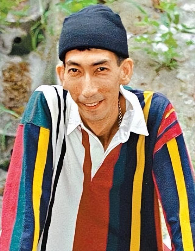 Tài tử xấu nhất TVB: Bị lừa đóng cảnh nóng, nghèo đến mức không làm nổi đám tang mẹ- Ảnh 1.