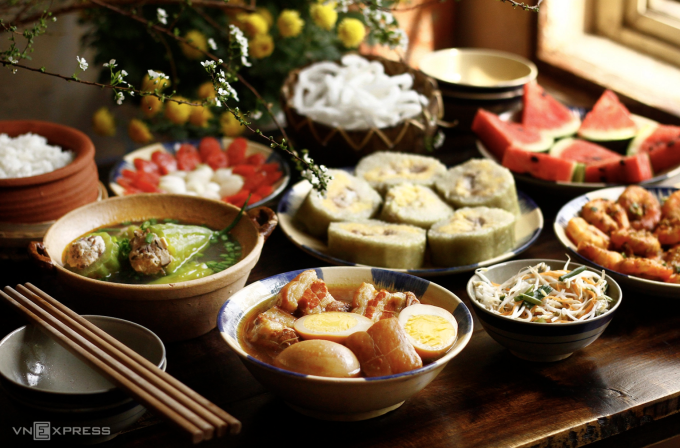 Mâm cỗ Tết miền Tây. Ảnh: Bùi Thủy