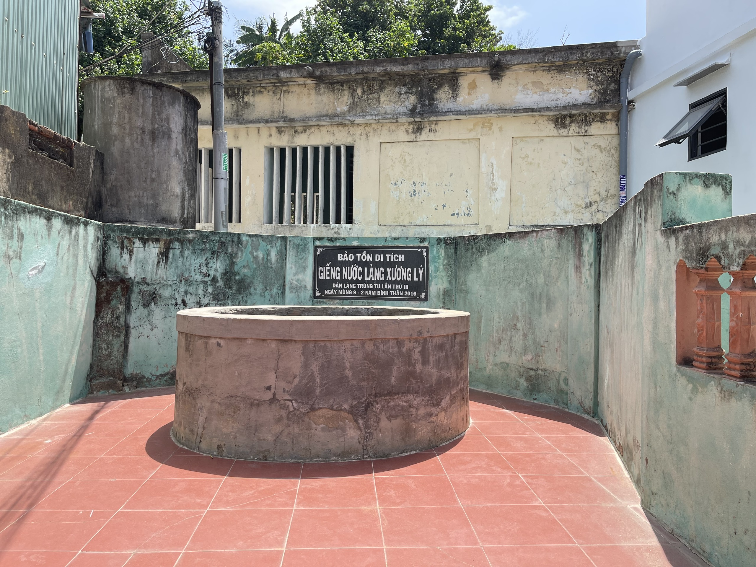 'Bí quyết lọc nước' dưới đáy giếng Chăm cổ ở làng chài Nhơn Lý- Ảnh 1.