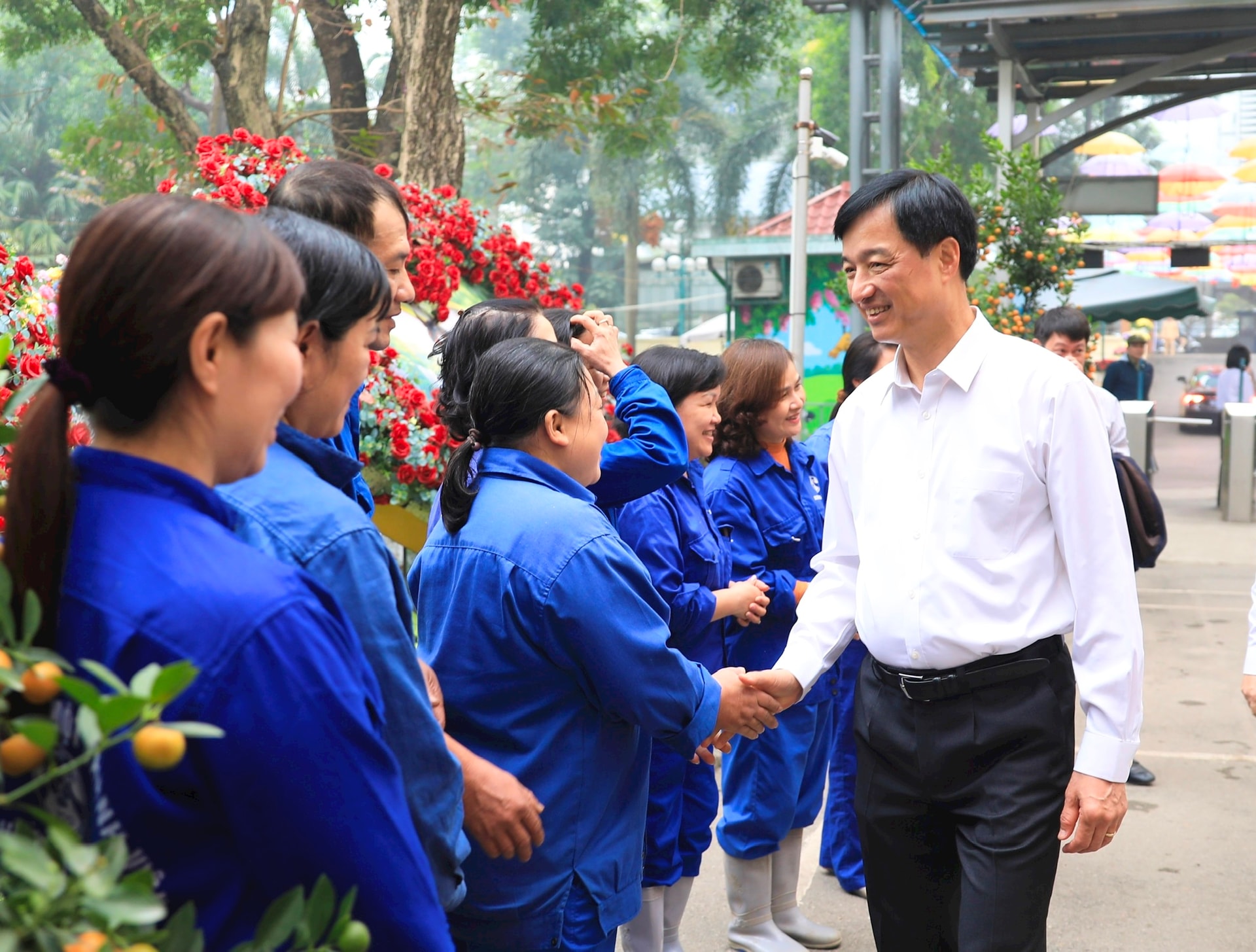 Bí thư Hà Nội yêu cầu xử lý nhà siêu mỏng, siêu méo sau giải phóng mặt bằng 1 bí thư - Ảnh 1.