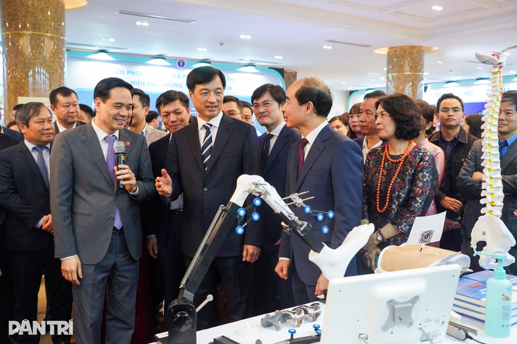 Bí thư Thành uỷ Hà Nội nêu 5 nhiệm vụ trọng tâm của ngành y tế - 1