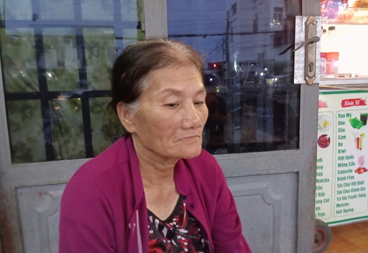 Người phụ nữ 68 tuổi cởi quần áo trước cổng UBND xã, livestream chửi bới: Bị tuyên 9 tháng tù- Ảnh 1.