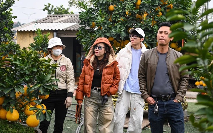 'Biển người' sắm Tết tới tận nửa đêm trên các con phố thời trang Hà Nội - Ảnh 23.