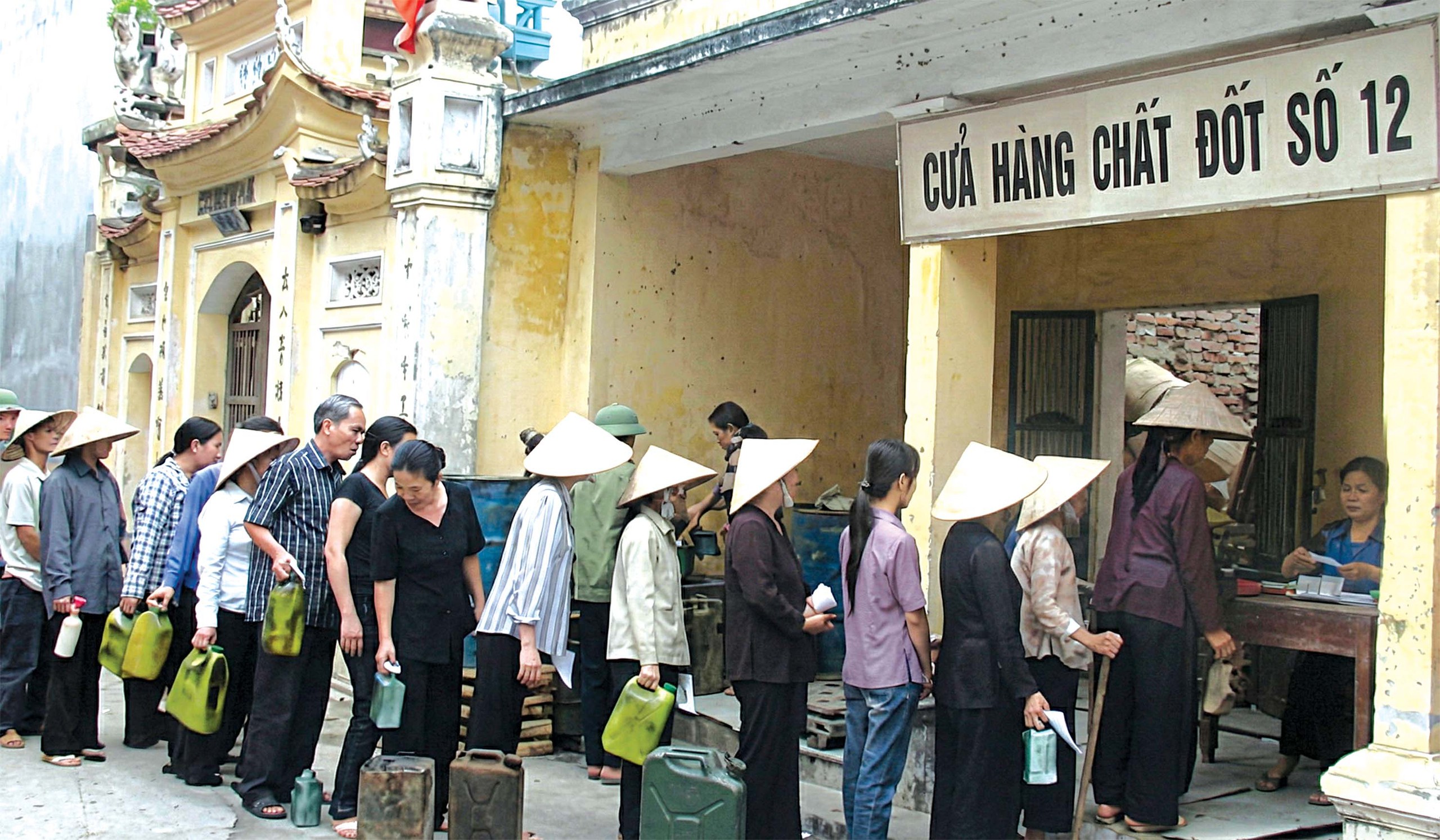 Bình minh sau đêm dài bao cấp - Ảnh 1.