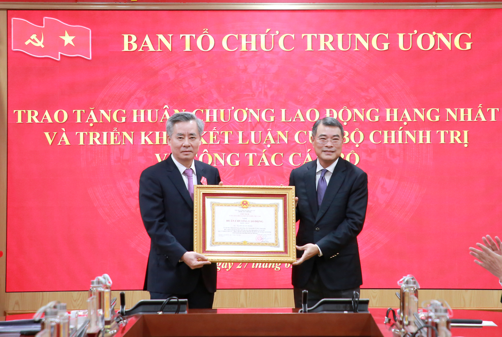 Bộ Chính trị đồng ý cho 2 Phó trưởng Ban Tổ chức Trung ương nghỉ công tác - 1