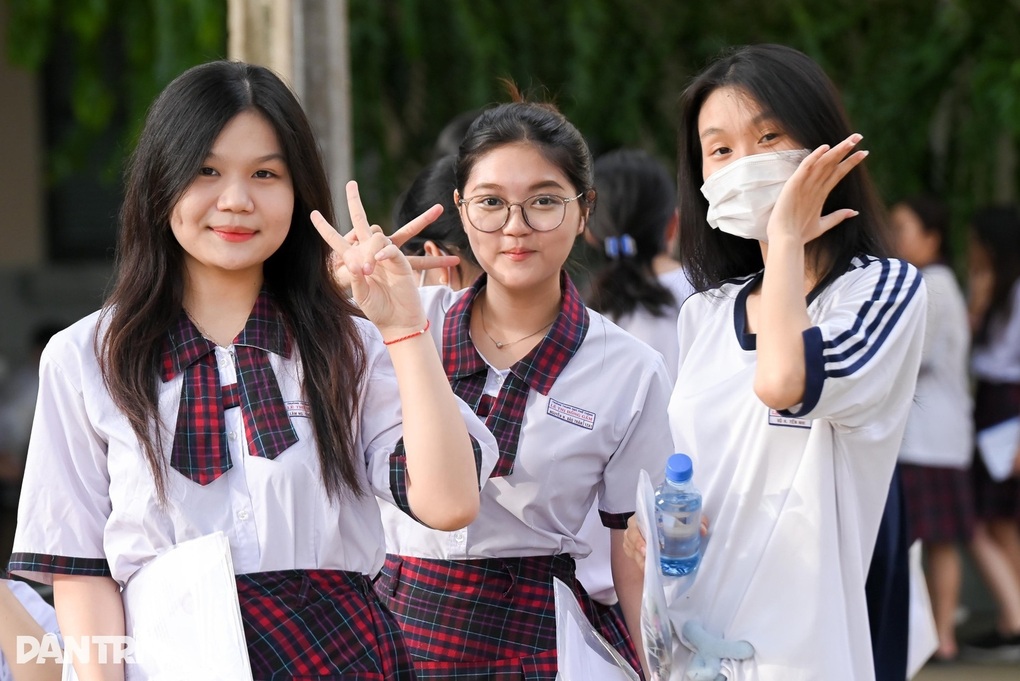 Bộ GDĐT điều chỉnh quy định áp sàn 16 điểm và 10 nguyện vọng xét tuyển - 1