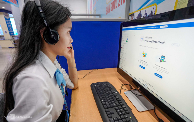 Một phiên giao dịch tuyển dụng tại Trung tâm Dịch vụ Việc làm Hà Nội, tháng 4/2025. Ảnh: Hoàng Giang