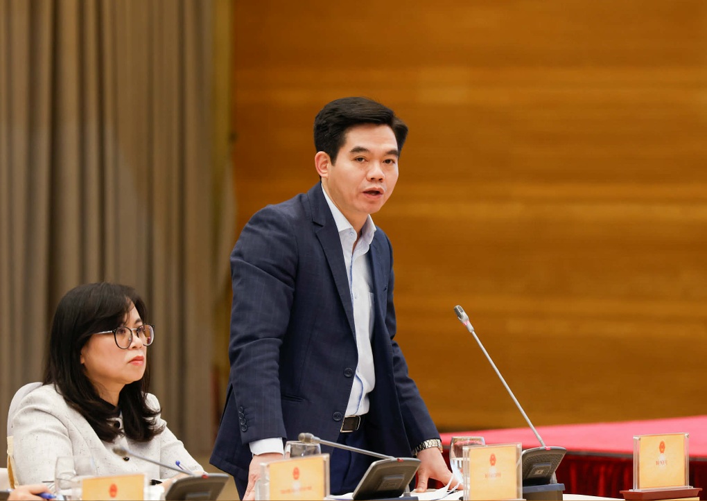 Bộ Nội vụ thông tin về việc tăng lương và thưởng Tết - 1