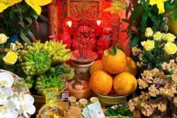 Mâm cúng tạo hình hũ vàng, thỏi vàng cho ngày vía Thần Tài