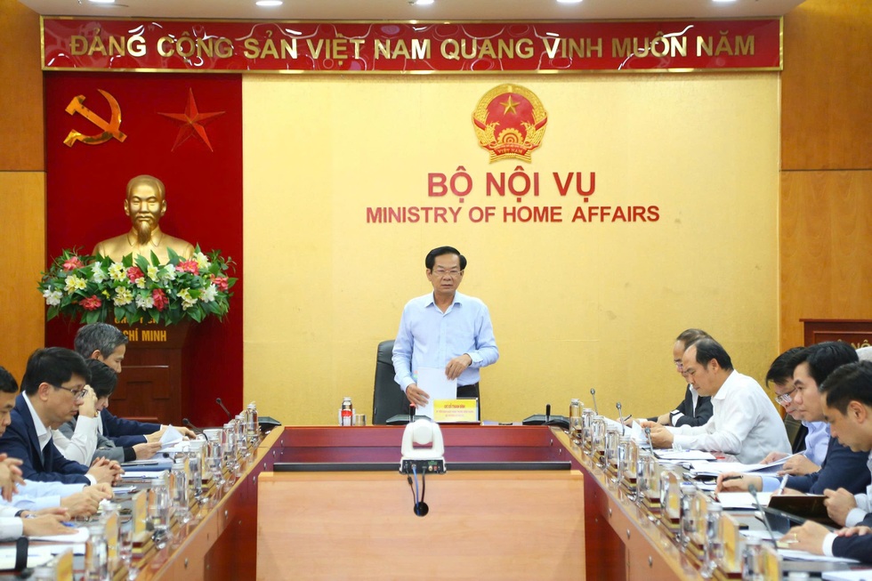 Bộ trưởng Nội vụ sốt ruột thúc làm tiền lương mới với công chức - 1