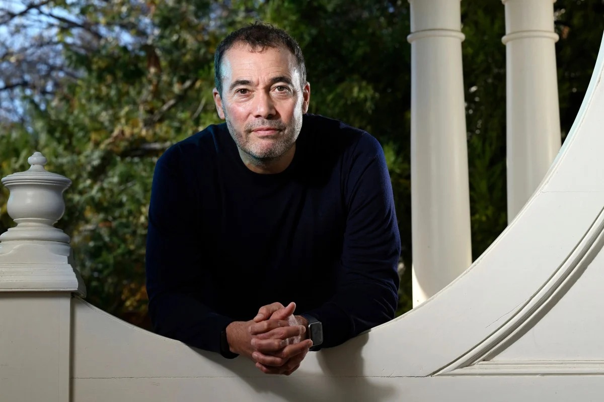 CEO tờ Washington Post bất ngờ từ chức sau làn sóng cắt giảm nhân sự  - Ảnh 1.