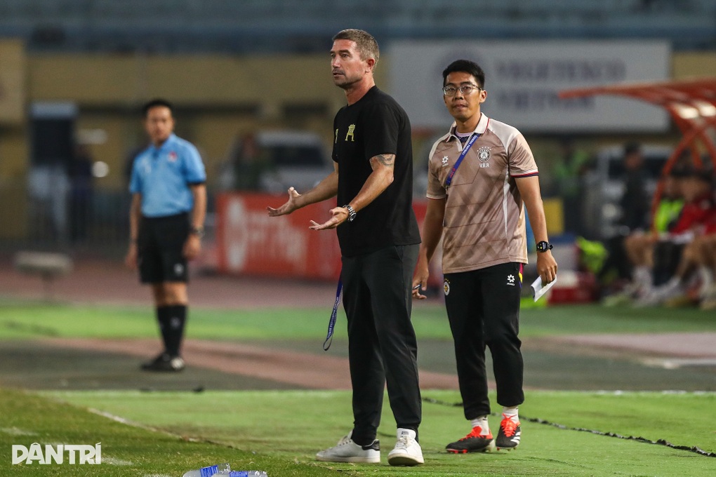 CLB Ninh Bình tiếp tục thất bại, Hà Nội FC giành 3 điểm thuyết phục - 1