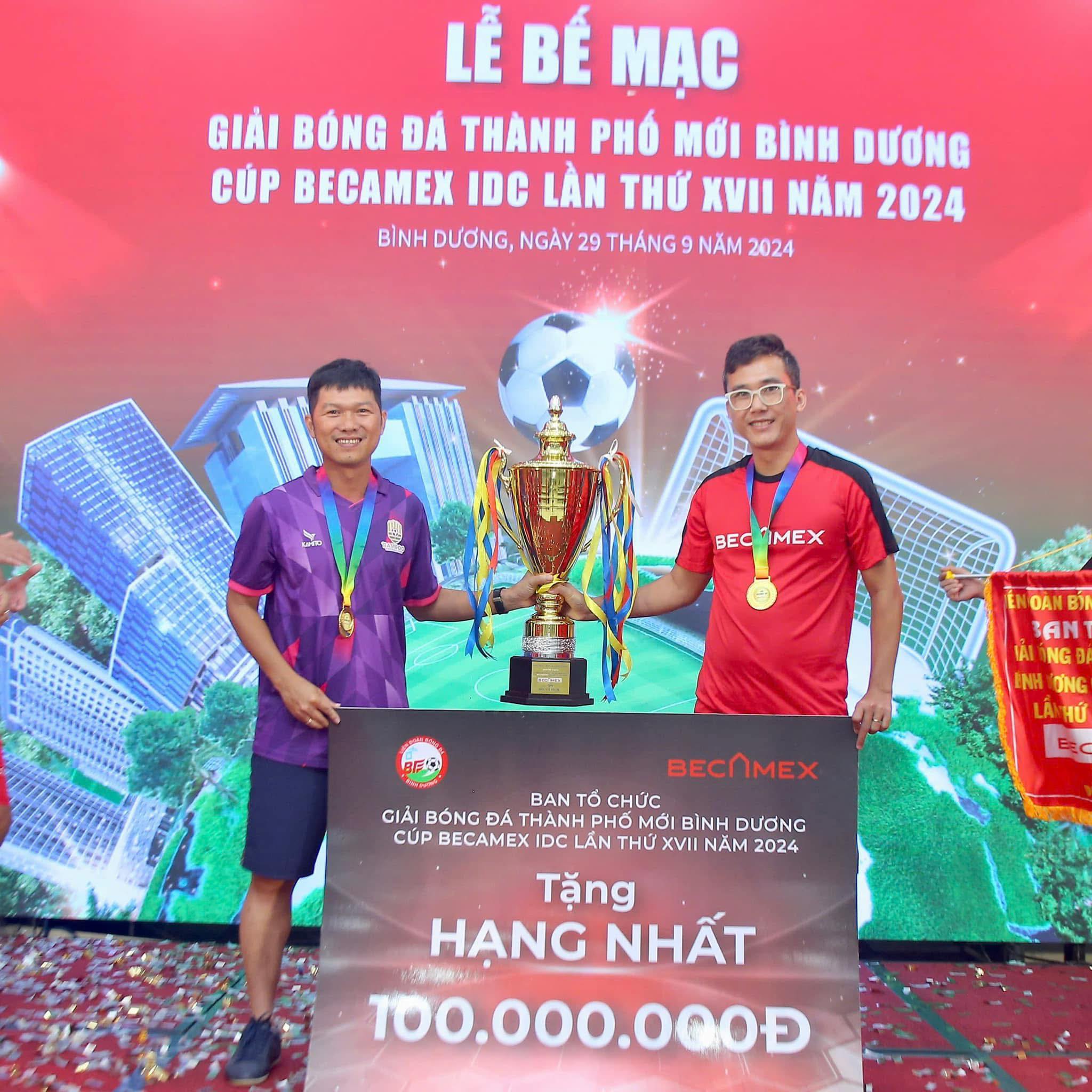 Từ bóng đá phủi chuyển mình và lò đào tạo trẻ đề cao đạo đức, học vấn - Ảnh 1.