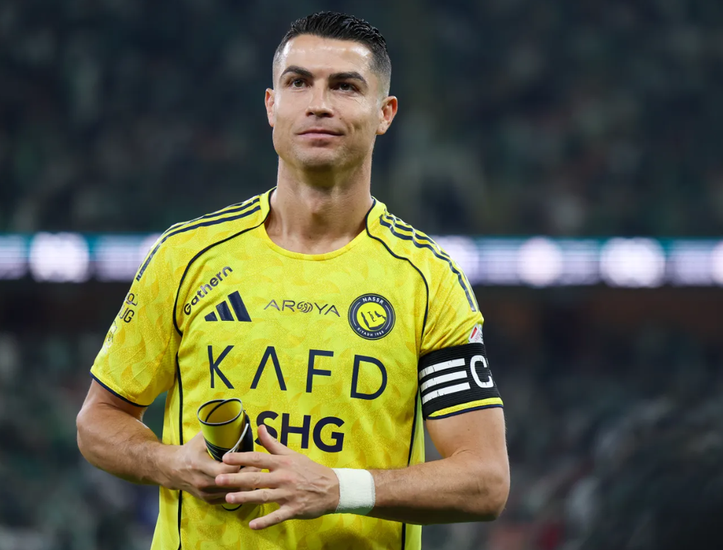 C.Ronaldo kiếm bộn tiền khi đình công ở Saudi Arabia - 1