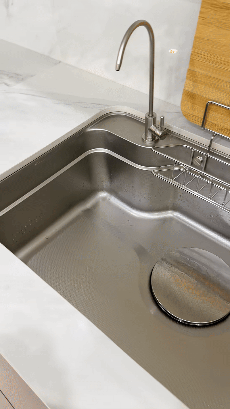 Con dâu 9X “tất tay” xây lại căn bếp 10 năm tuổi cho bố mẹ chồng đón Tết: Cả cõi mạng ùa khen nức nở- Ảnh 1. Con dâu 9X “tất tay” xây lại căn bếp 10 năm tuổi cho bố mẹ chồng đón Tết: Cả cõi mạng ùa khen nức nở- Ảnh 1.