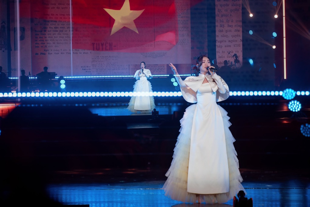 Ca sĩ Duyên Quỳnh xin lỗi, thừa nhận hát nhép bản hit 6,5 tỷ lượt xem - 1