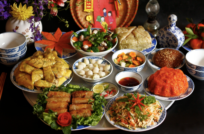 Tuân thủ chế độ ăn uống nghiêm ngặt sẽ hạn chế nguy cơ khởi phát bệnh trong ngày Tết. Ảnh: Bùi Thủy