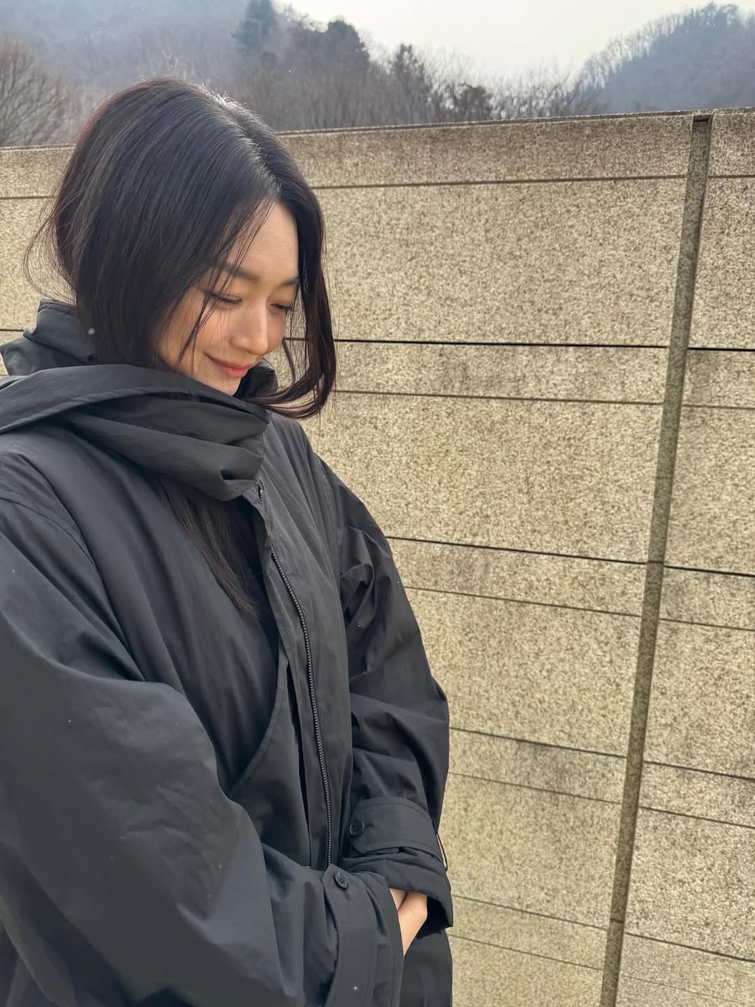 Cách Kim Woo Bin đối xử với cô dâu mới Shin Min Ah- Ảnh 1. Cách Kim Woo Bin đối xử với cô dâu mới Shin Min Ah- Ảnh 1.