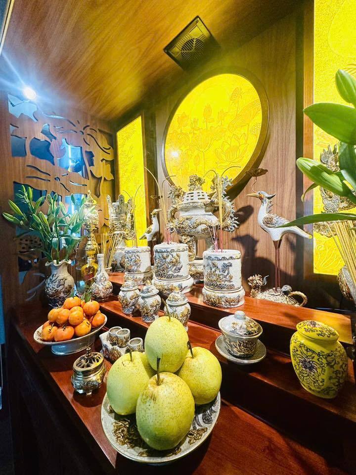 Cách đặt 3 hũ muối gạo nước trên bàn thờ- Ảnh 2.