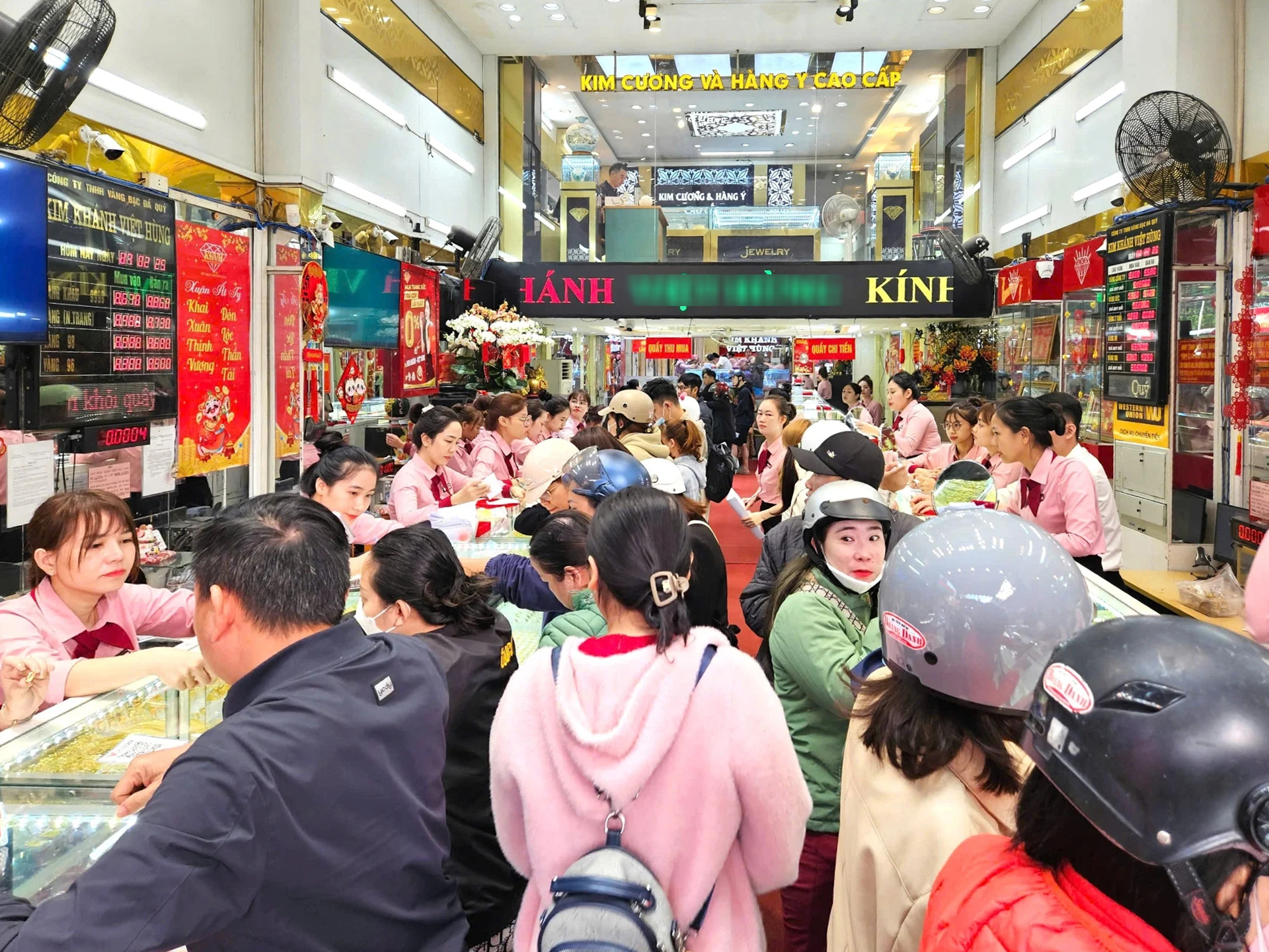 Cách mua vàng ngày vía Thần Tài nhanh, không cần xếp hàng- Ảnh 1.