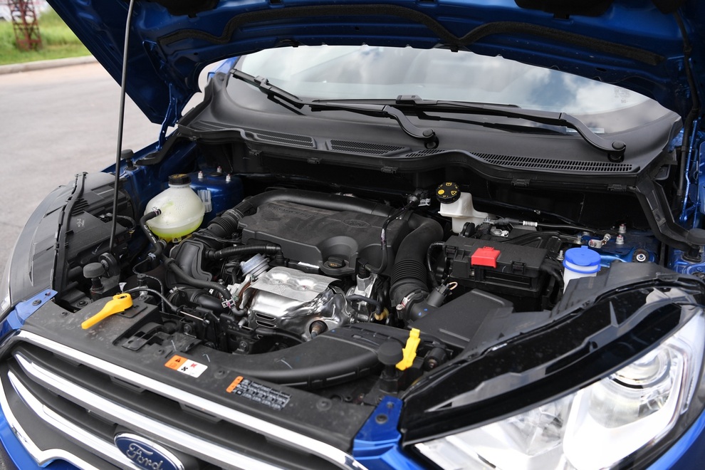 Cách tự kiểm tra ô tô tại nhà trước khi lái xe về quê ăn Tết - 1