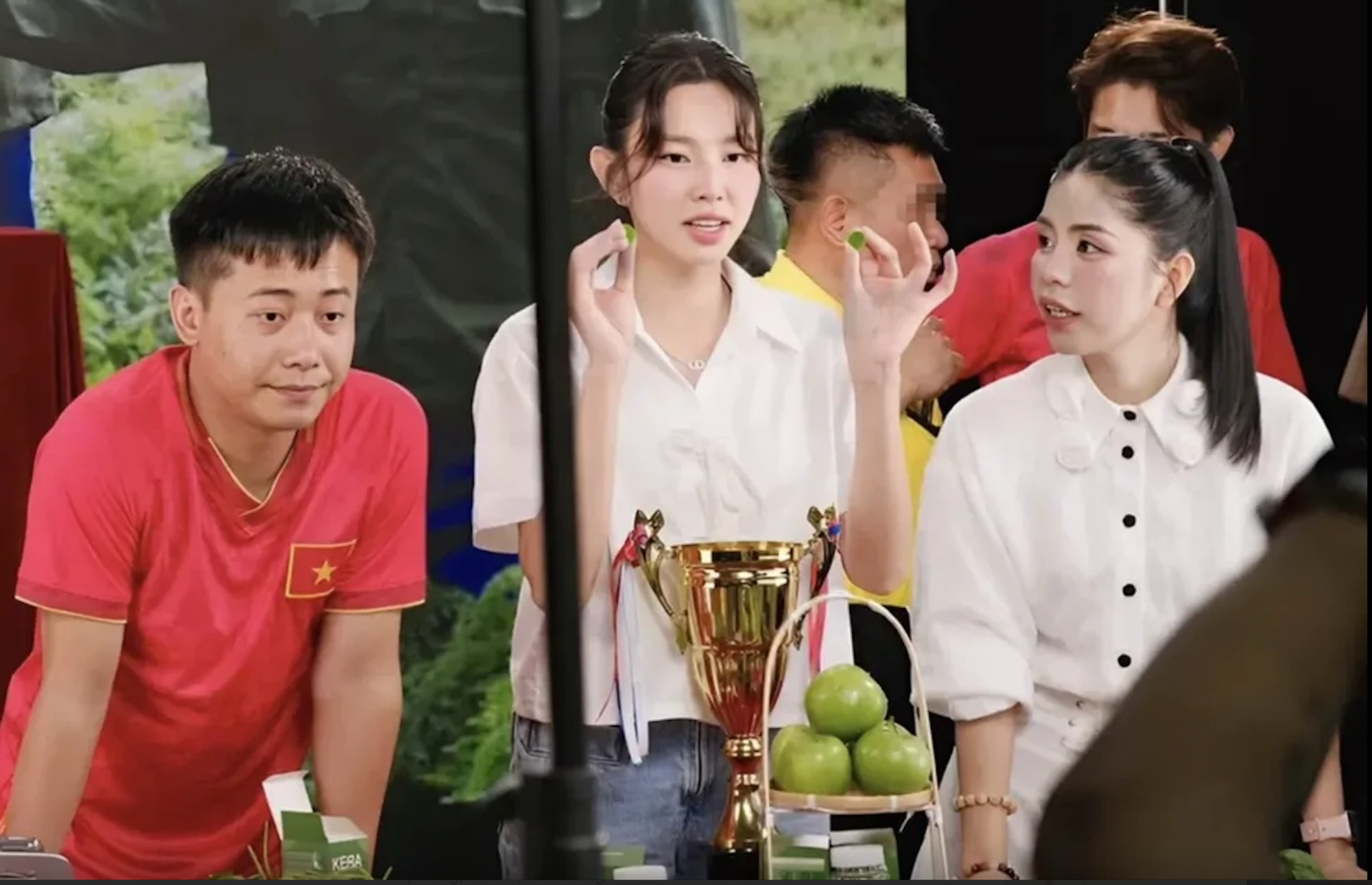 Cấm KOL, KOC quảng cáo 'thổi phồng' thực phẩm như 'thần dược'- Ảnh 1.