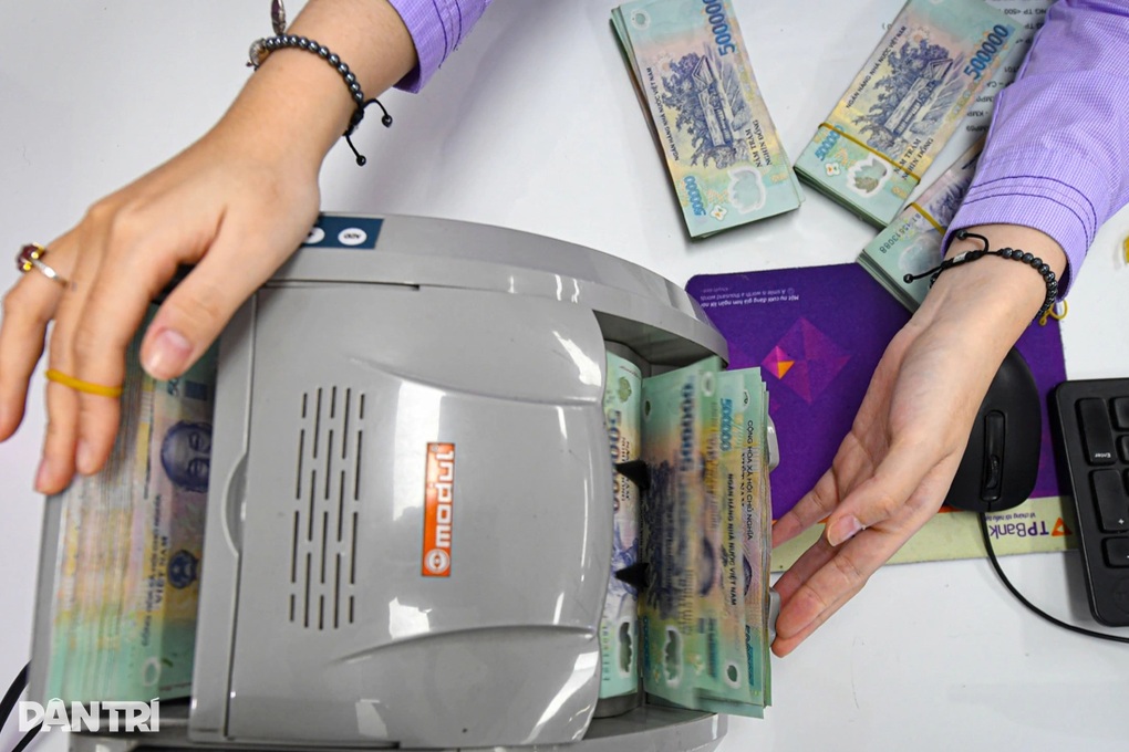 Cấm ngân hàng dùng AI khai thác điểm yếu của khách  - 1