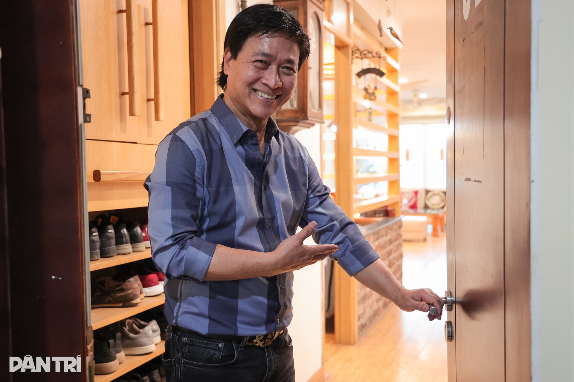 Cận cảnh căn hộ ấm cúng, rộng gần 150m2 của nghệ sĩ Quốc Tuấn - 1