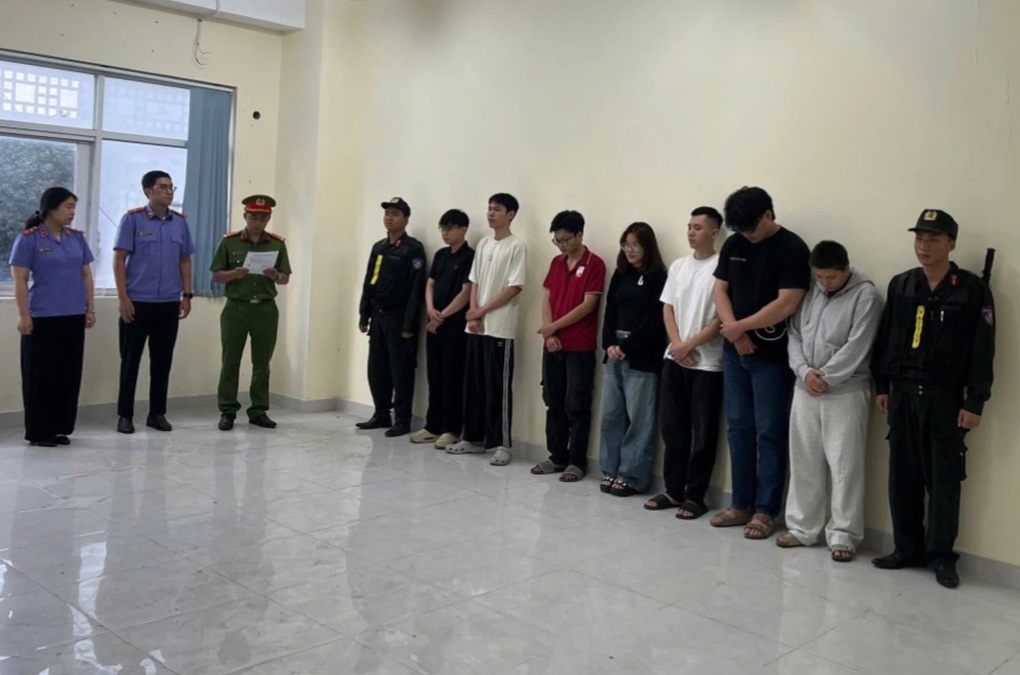 Căn phòng bí mật của trùm buôn thuốc lá điện tử ở TPHCM - 1