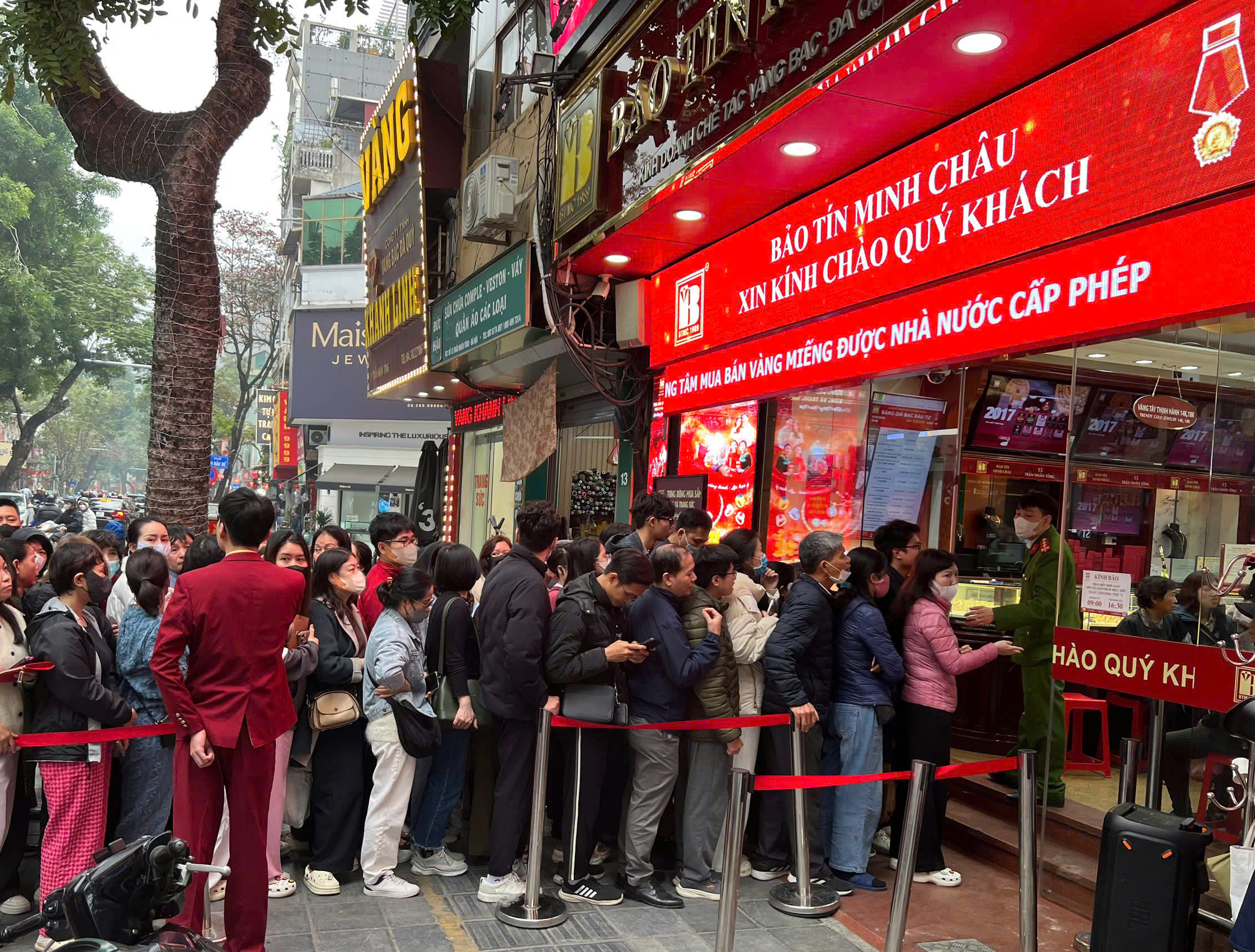  Thị trường vàng: Cẩn trọng biến động khó lường và rủi ro pháp lý- Ảnh 1.