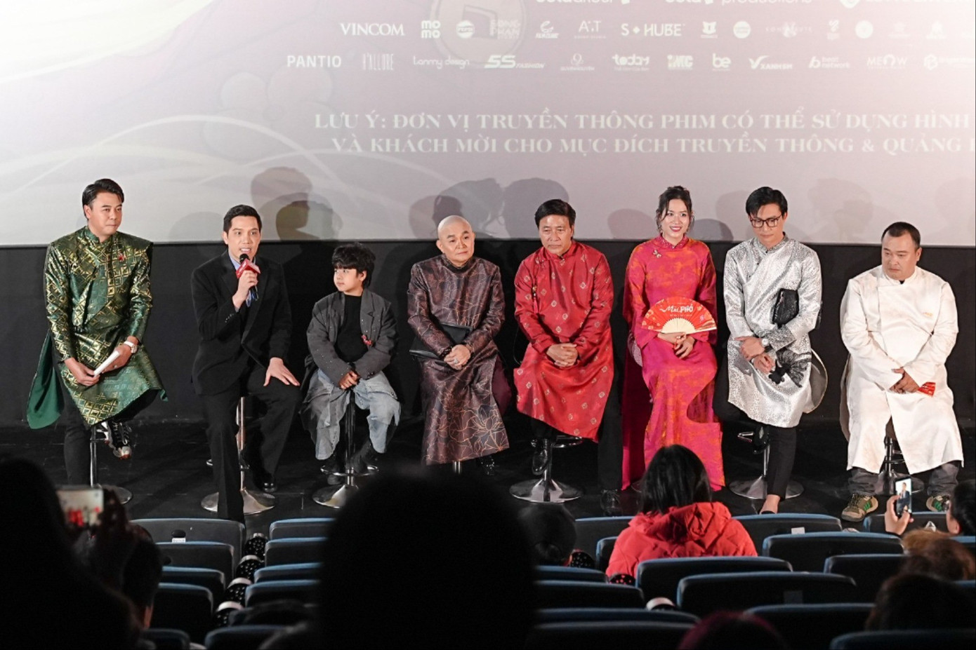 Cảnh nóng bị cắt trong phim Tết- Ảnh 1.