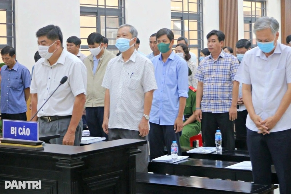 Cấp đất sai quy định, 3 cựu Phó Chủ tịch TP Long Xuyên nhận án tù treo - 1