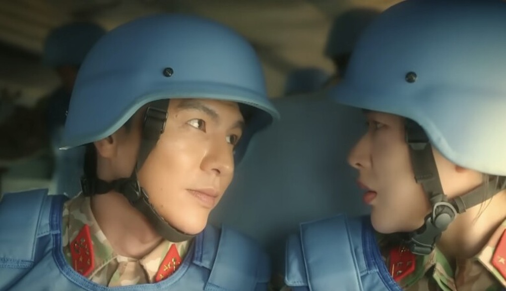 Cặp quân nhân phim VTV gây sốt, được so sánh với Hậu duệ Mặt trời - 1