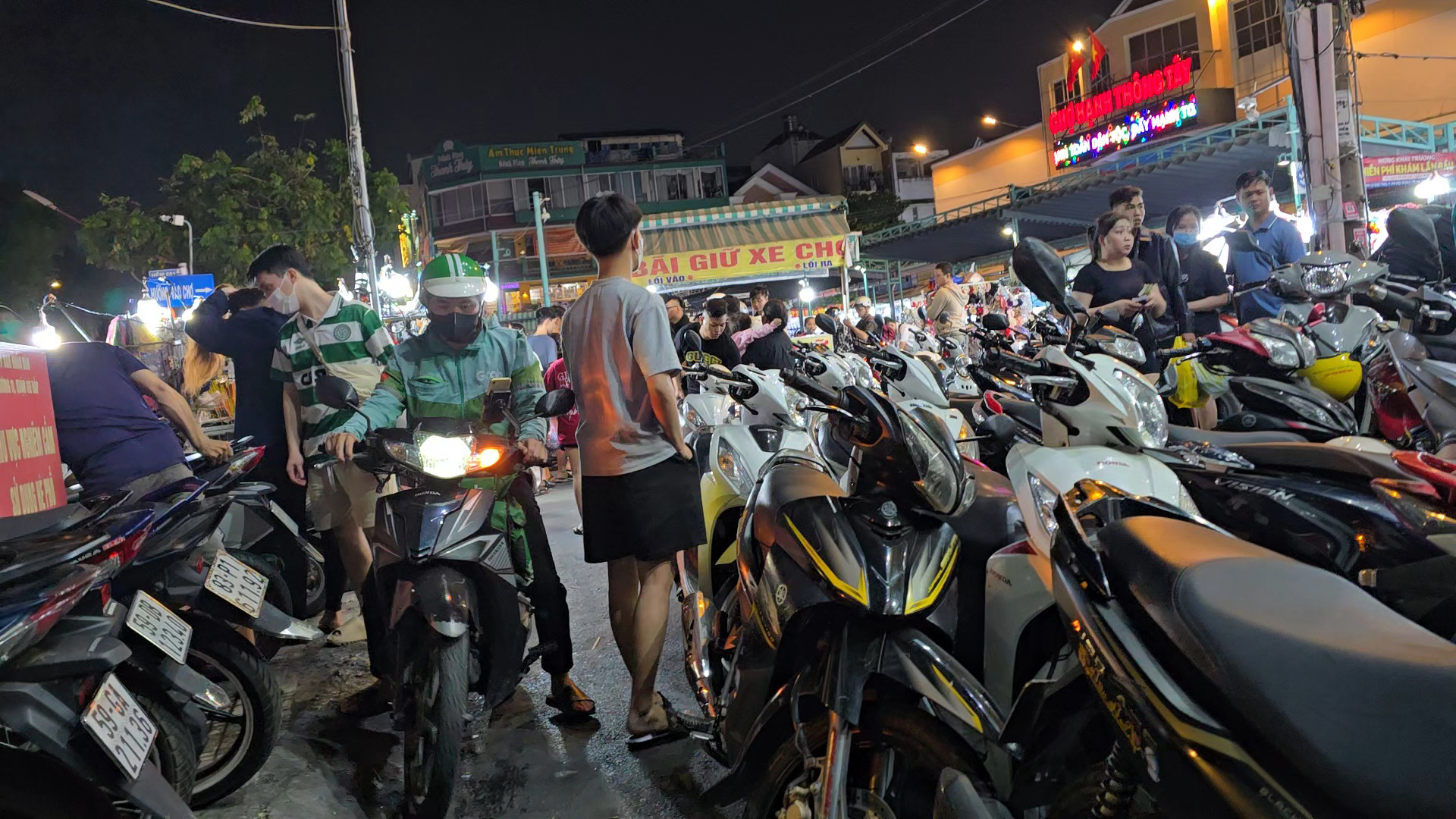 chợ hạnh thông tây - Ảnh 1.