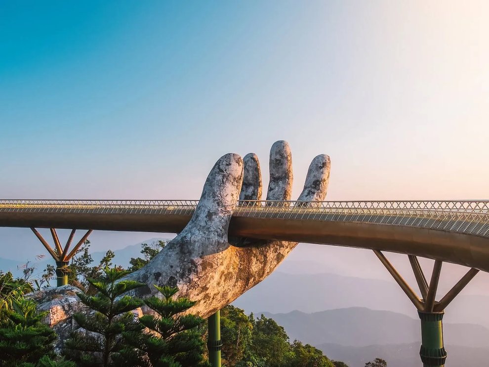 Cầu Vàng Đà Nẵng đứng thứ 4 trong danh sách 19 cây cầu đẹp nhất thế giới - 1