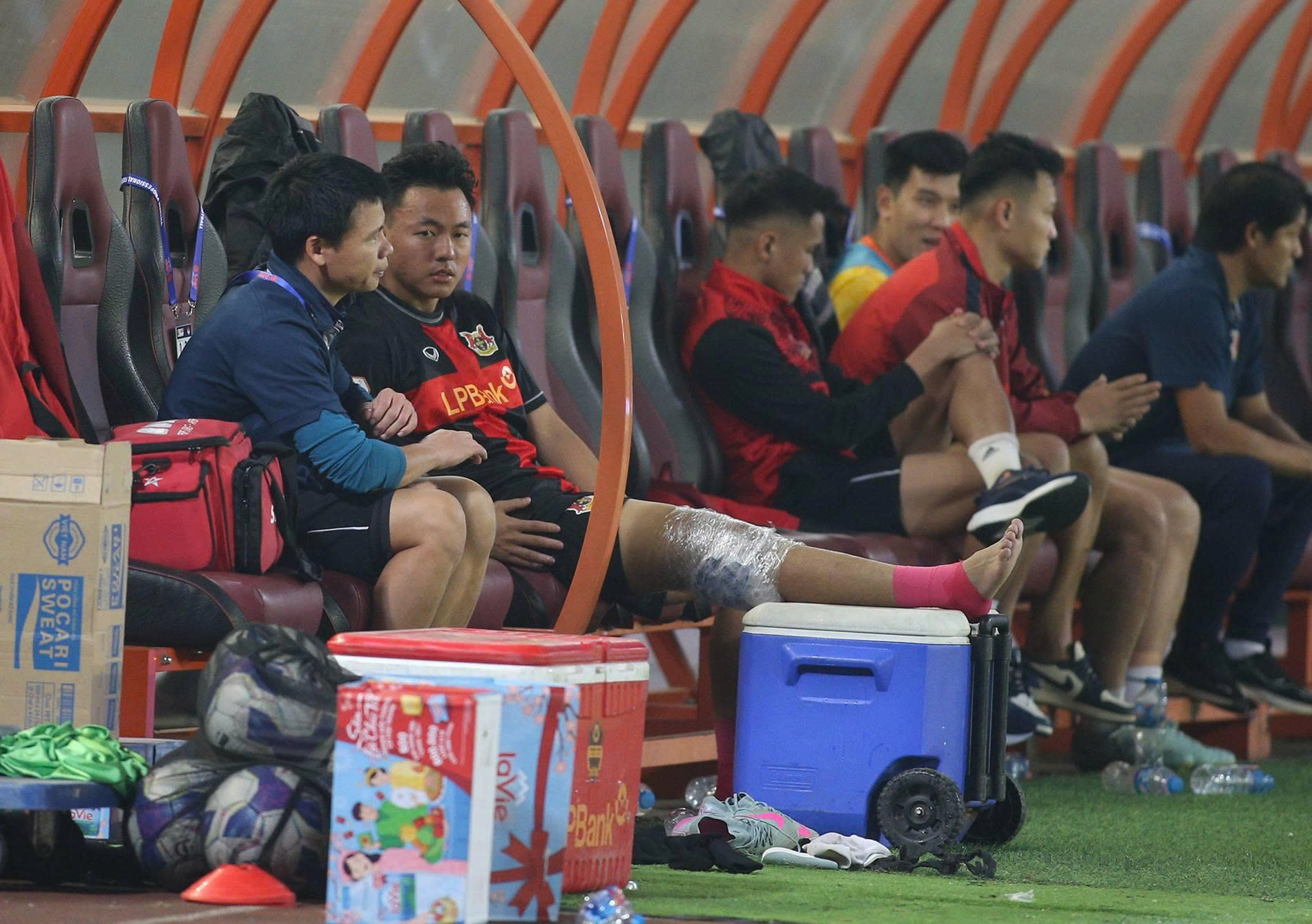 Cầu thủ và ám ảnh chấn thương - Ảnh 1.