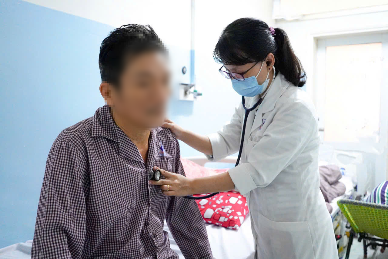 'Chạy đua với tử thần' cứu sống bệnh nhân đột ngột ngừng tim trong đêm giao thừa 1 'Chạy đua với tử thần' cứu sống bệnh nhân đột ngột ngừng tim trong đêm giao thừa - Ảnh 1.