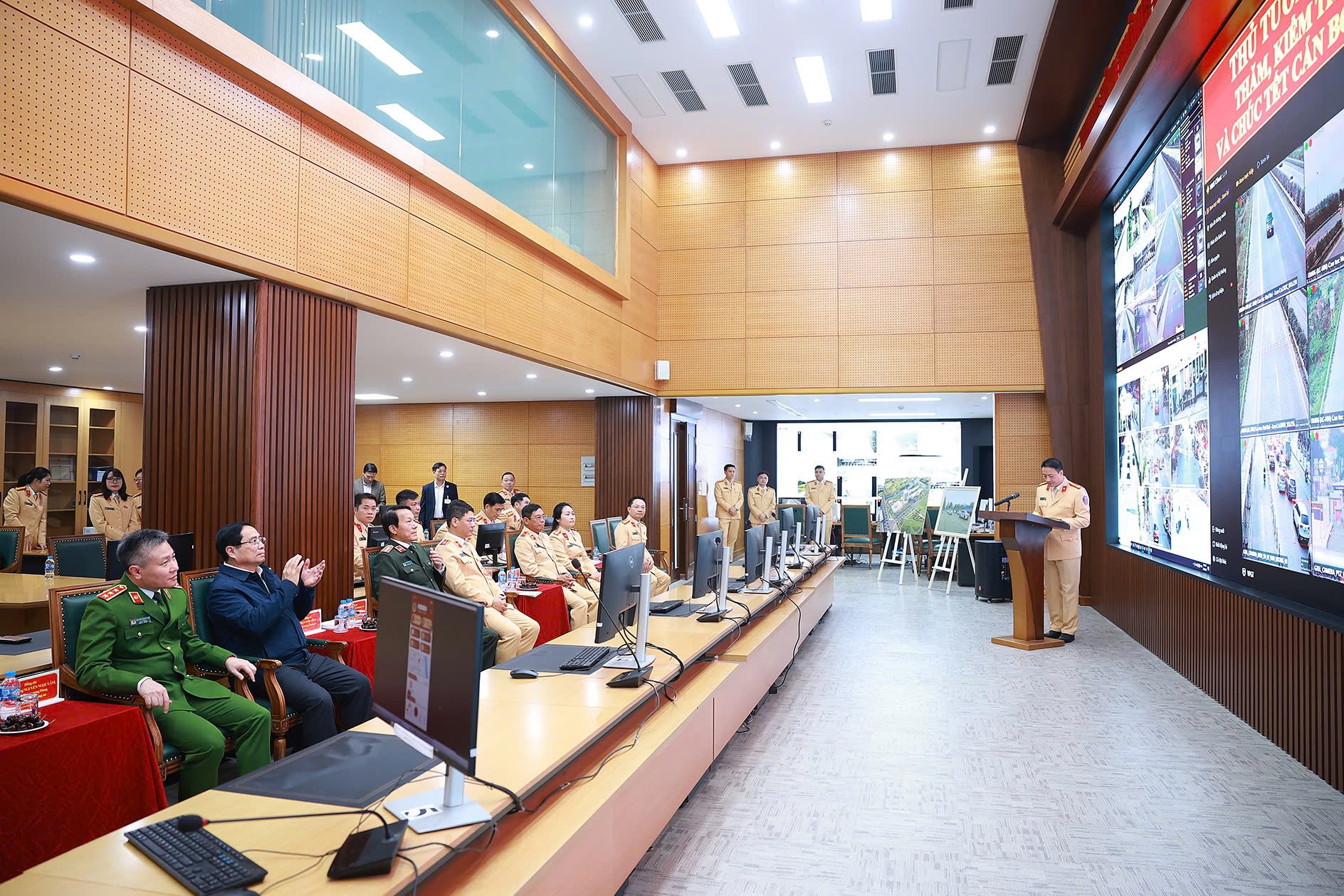 giao thông - Ảnh 1.