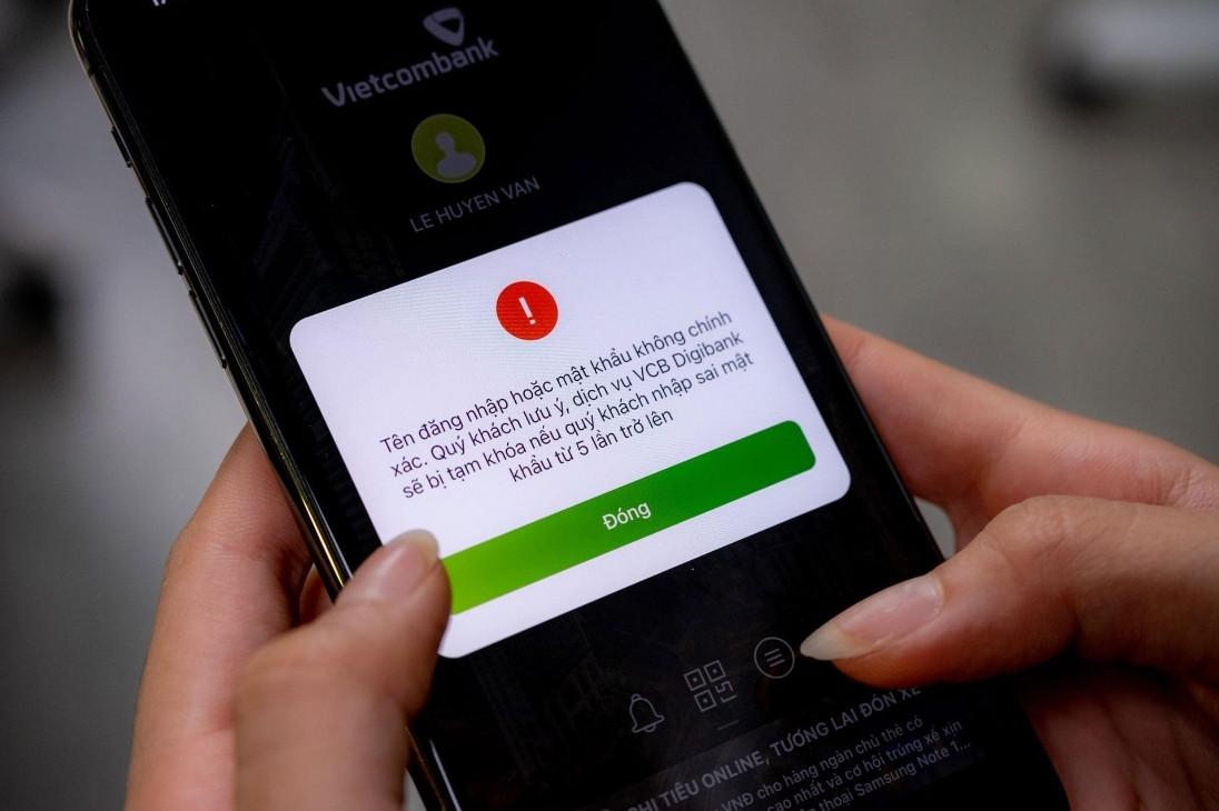 Tài khoản ngân hàng đột ngột bị khóa: Chiêu trò thao túng tâm lý để vét sạch tiền mà ai cũng nên biết- Ảnh 2.
