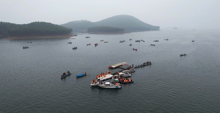 Chìm tàu làm 6 người chết trên hồ Thác Bà: Thủ tướng yêu cầu khẩn trương điều tra 1 hồ thác bà - Ảnh 1.