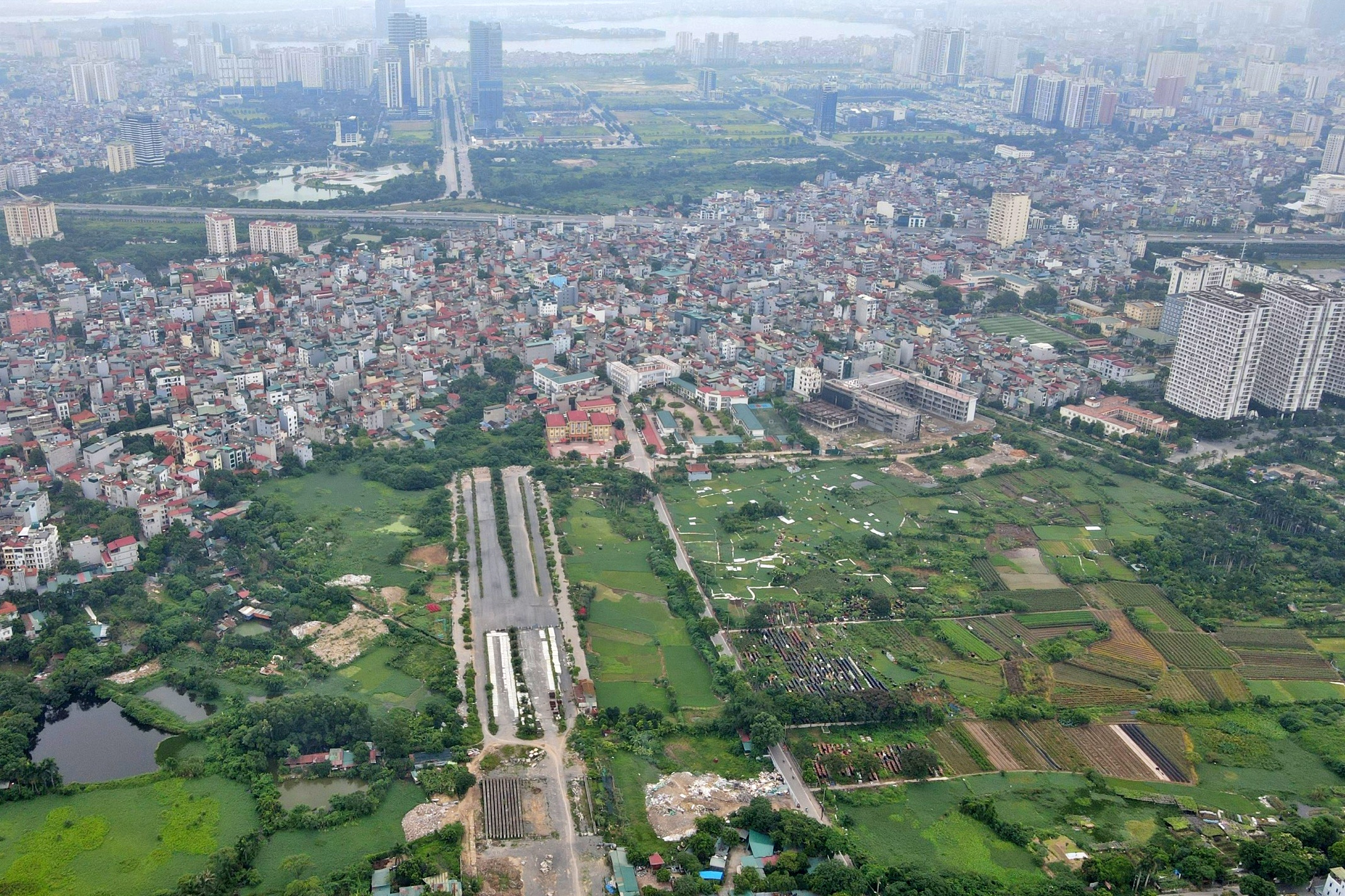 'Chốt' thời gian giải phóng mặt bằng đại lộ Tây Thăng Long- Ảnh 2. 'Chốt' thời gian giải phóng mặt bằng đại lộ Tây Thăng Long- Ảnh 2.