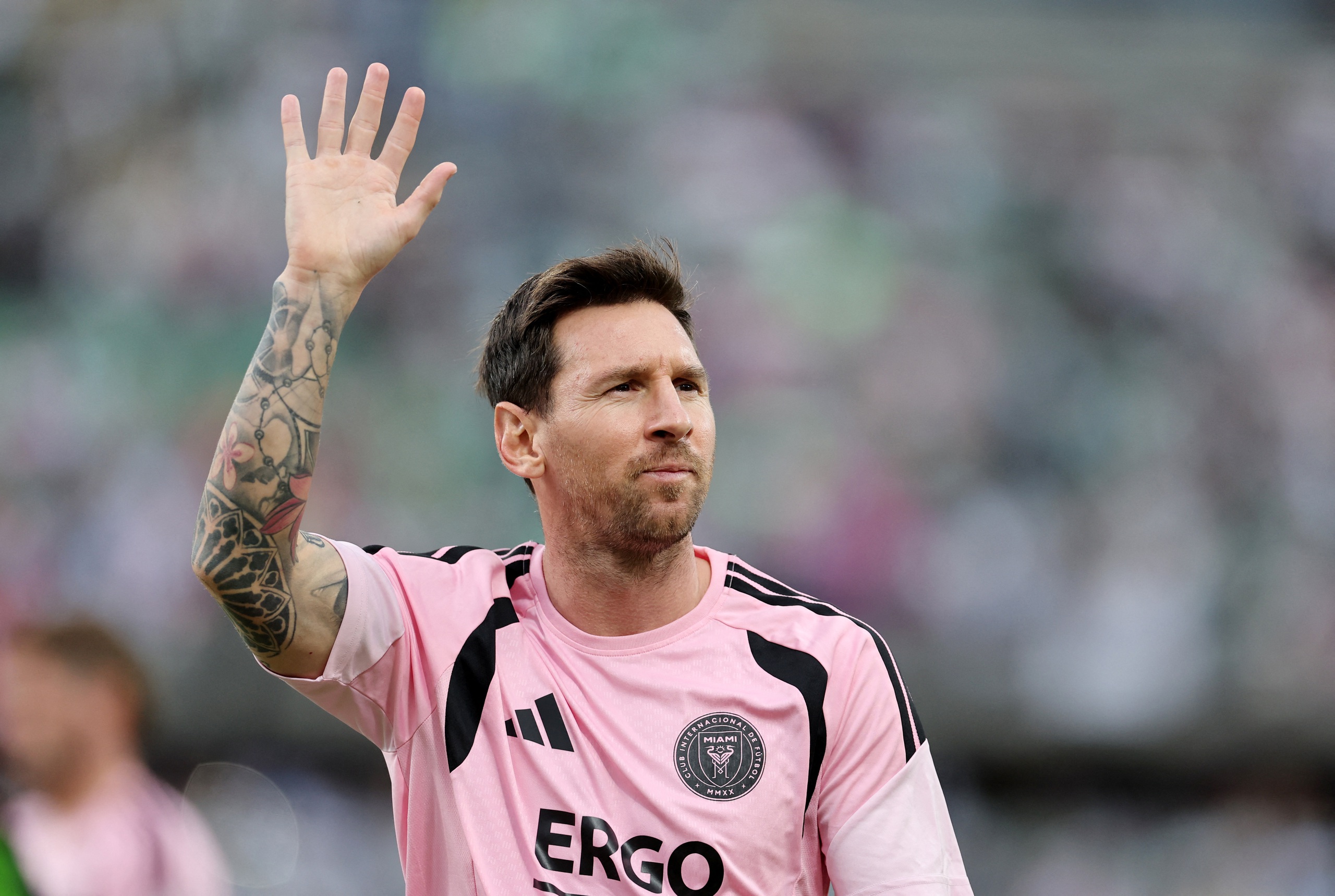 Chủ tịch AFA bị cấm xuất cảnh vì nghi án rửa tiền, đội tuyển Argentina mong mỏi Messi dự World Cup- Ảnh 1.