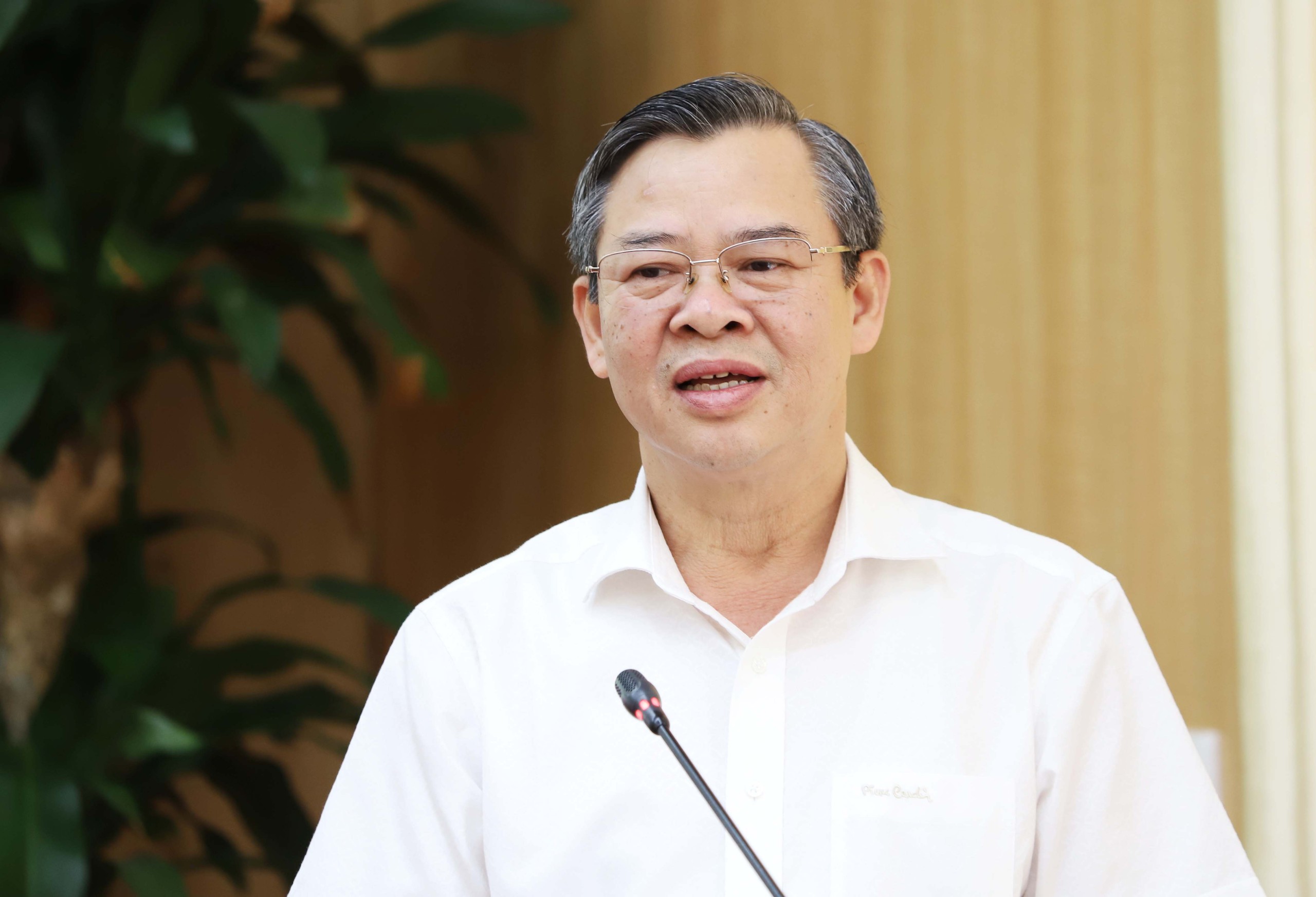 Ùn tắc giao thông - Ảnh 1.