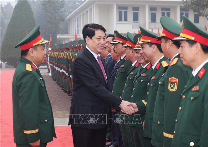 Chủ tịch nước Lương Cường thăm, chúc Tết Quân khu 2 và Sư đoàn 316 - Ảnh 1.