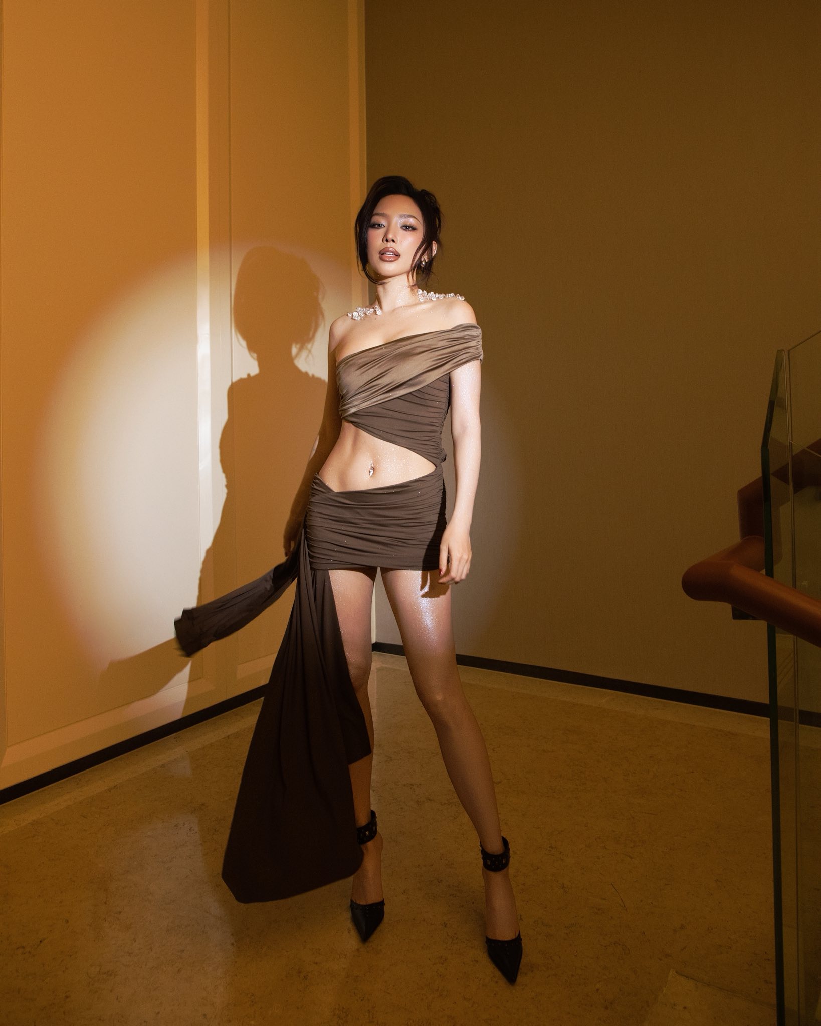 Chưa bao giờ thấy Tóc Tiên rực rỡ như thế này!- Ảnh 1.